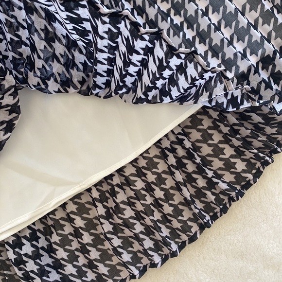 ModCloth herringbone pleated skirt - Picture 5 of 6